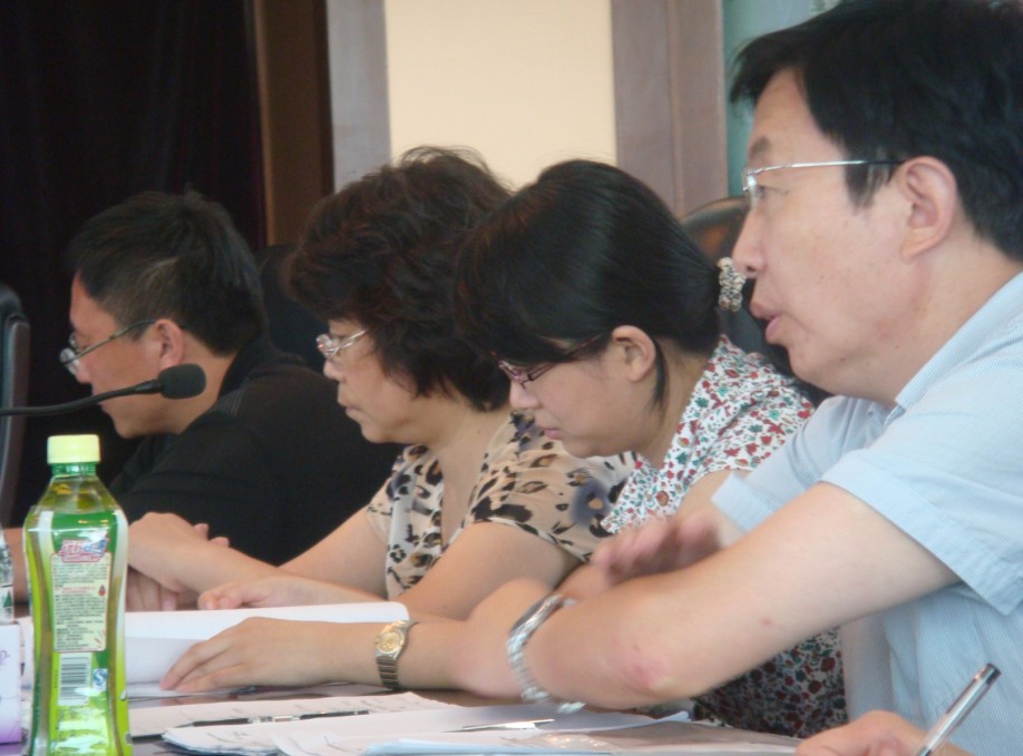 幾位專家對公司體系運轉(zhuǎn)情況經(jīng)過檢查后做認真的講評總結(jié)