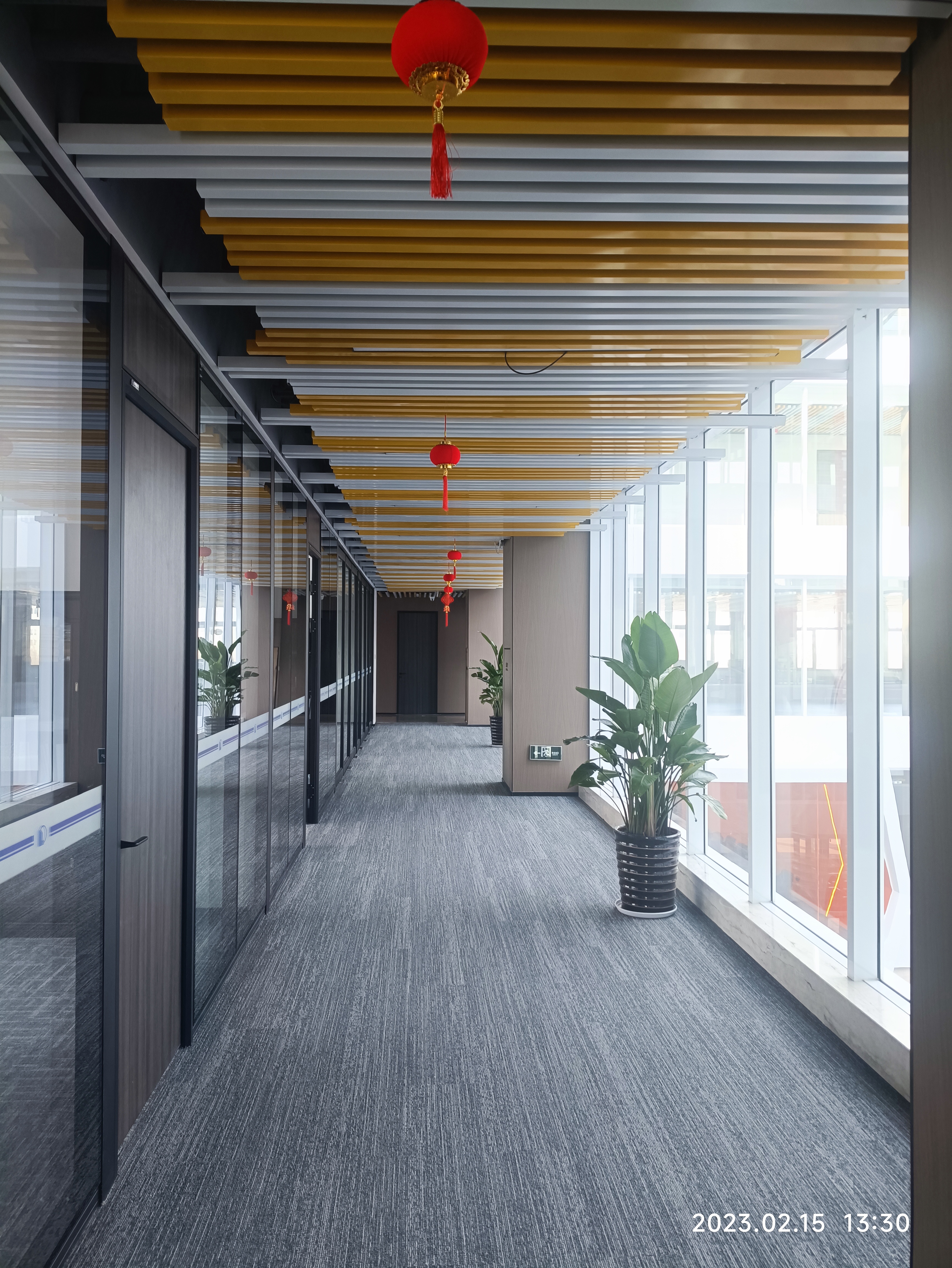 辦公區(qū)過廊